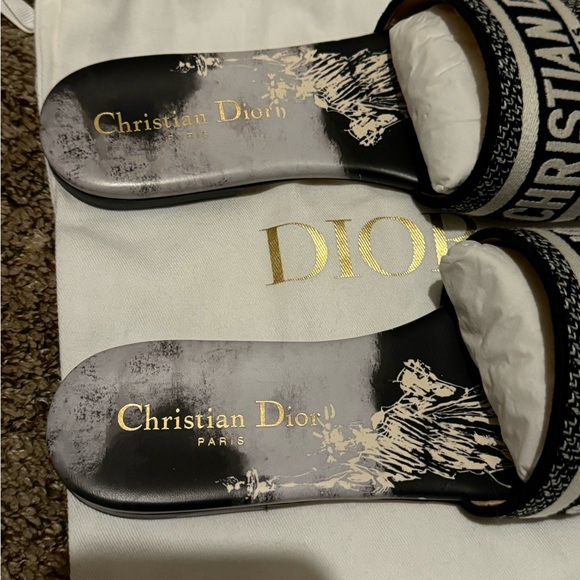 Dior Dway slides black and white New York Motif - Picture 4 of 13